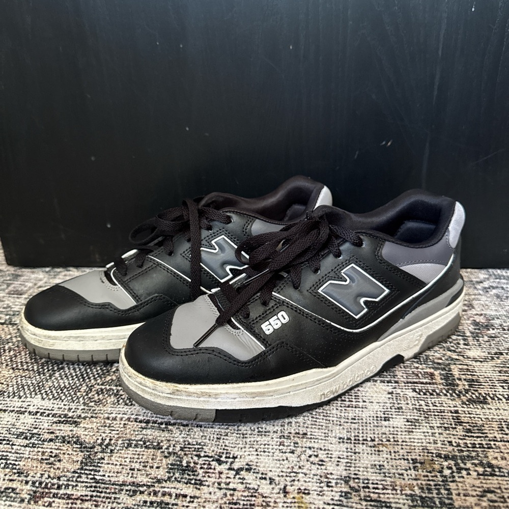 New Balance Men's 550 Black and Gray Sneakers